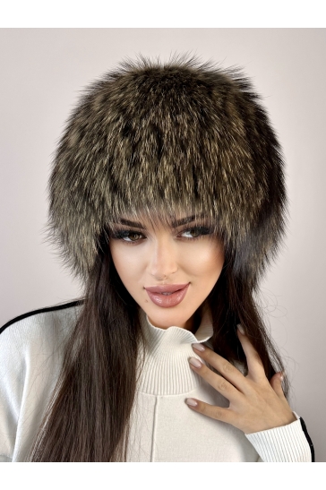 Меховая шапка женская из енота